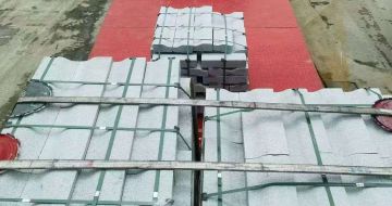 淮安 芝麻白仿形加直形路沿石出货日常