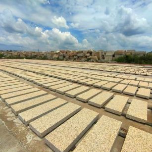 淮安 黄金麻荔枝面花岗岩石材地铺石防护中