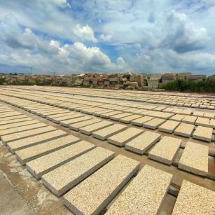 淮安 黄金麻花岗岩荔枝面地铺石防护中