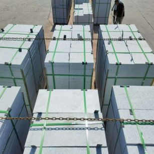 淮安 芝麻白花岗岩5公分地铺石 花岗岩厂家工厂装车日常