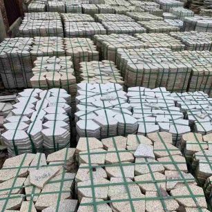 淮安 黄金麻白麻花岗岩荔枝面地铺石(冰裂纹)
