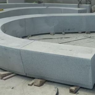 淮安 芝麻白花岗岩光面弧形坐凳