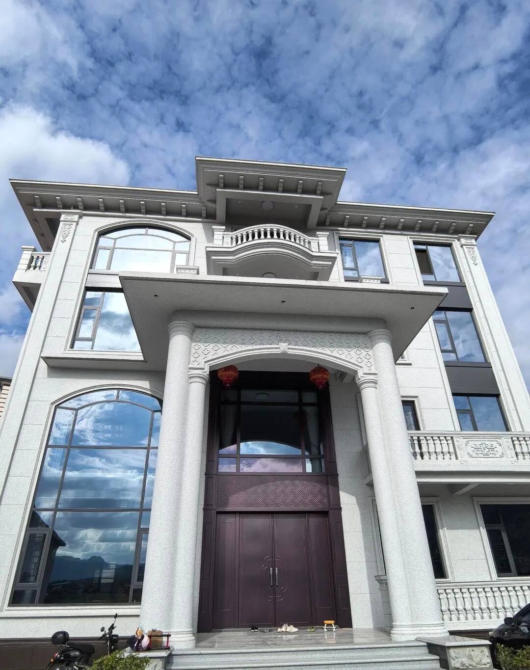 淮安白麻别墅外墙干挂石材效果示例