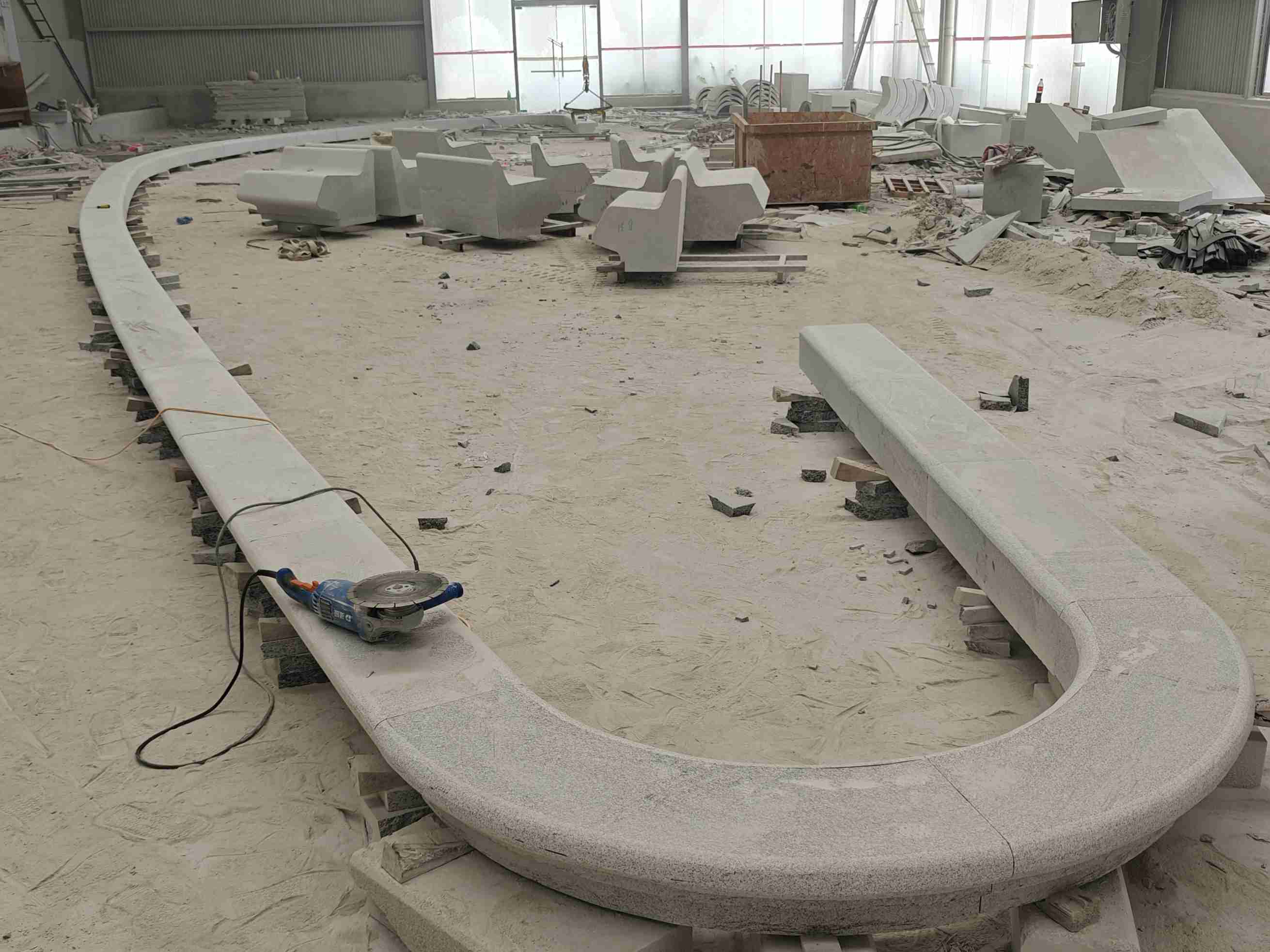 淮安 芝麻白花岗岩弧形花坛石，坐凳石