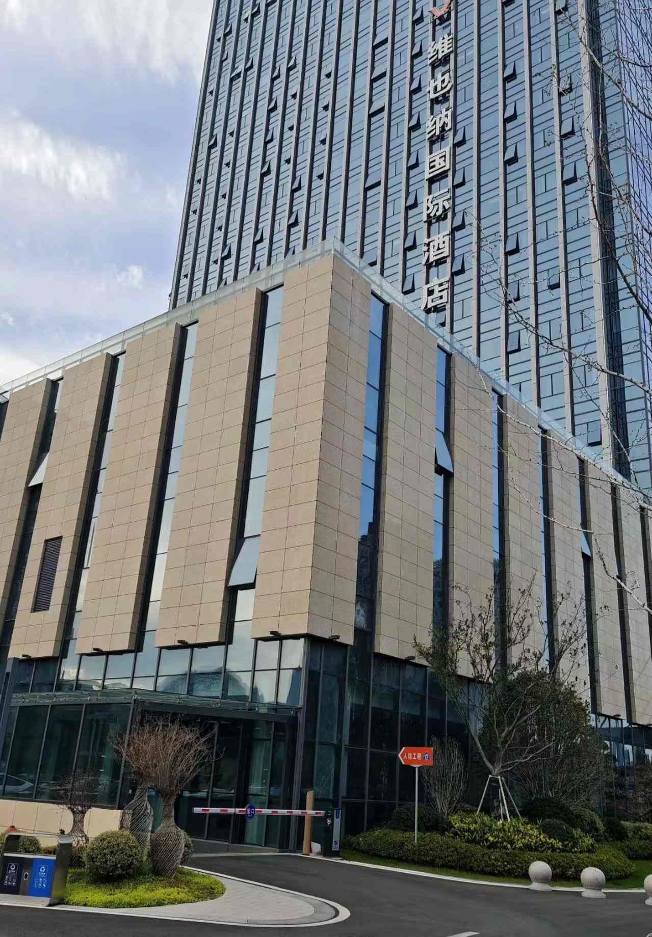 淮安 黄金麻花岗岩外墙干挂