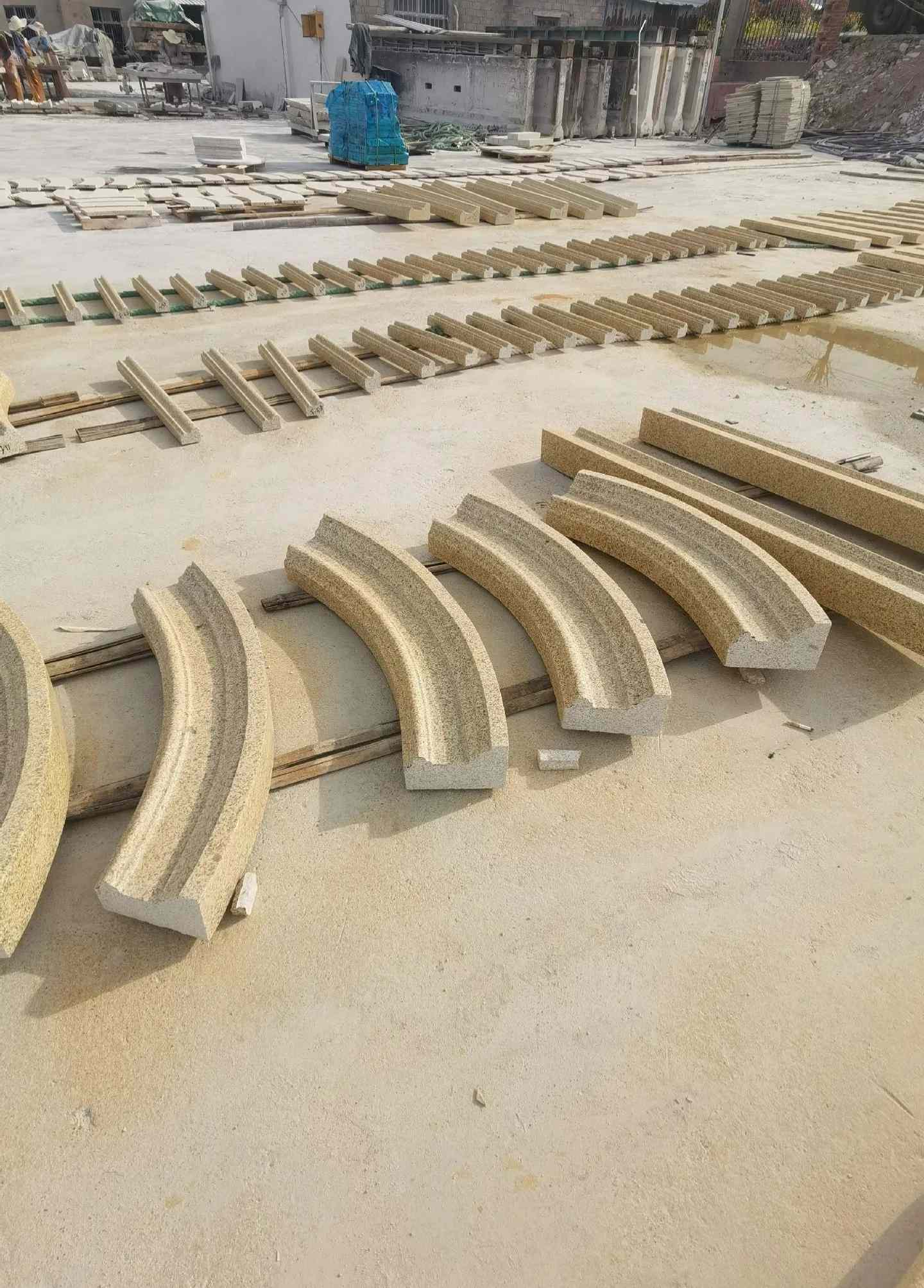 淮安 黄金麻花岗岩别墅线条