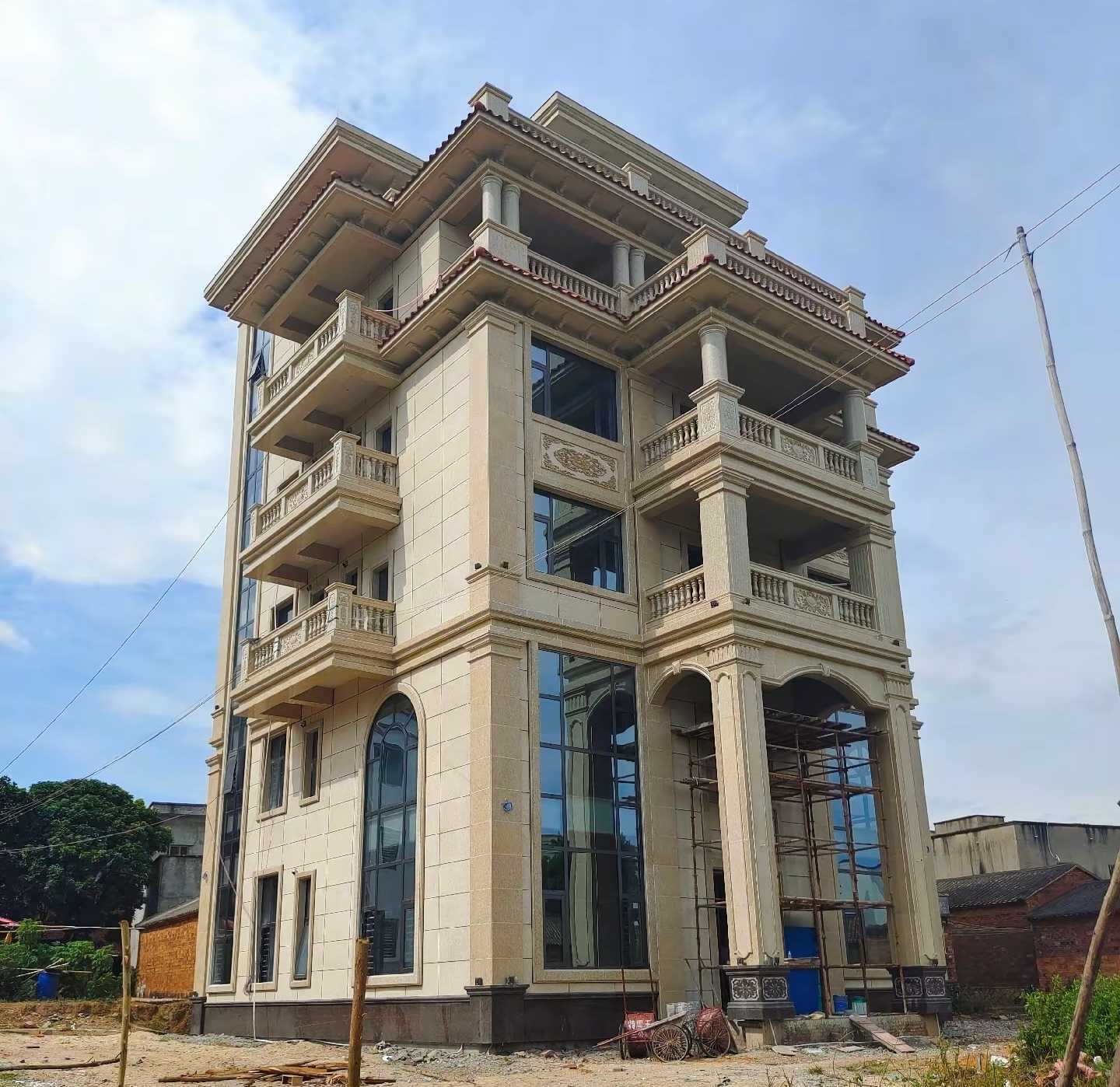 淮安 黄金麻花岗岩石材别墅外墙干挂搭配（雕花栏杆花瓶柱门楼罗马柱）