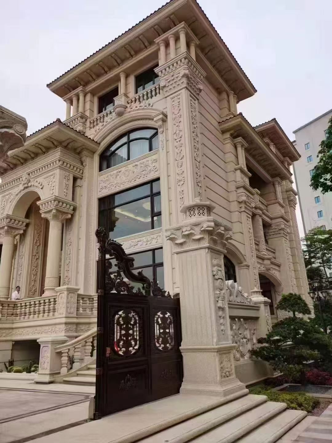 淮安 黄金麻花岗岩别墅外墙干挂效果展示