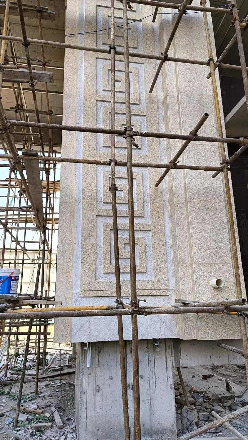 淮安 黄金麻花岗岩别墅外墙干挂回纹造型效果