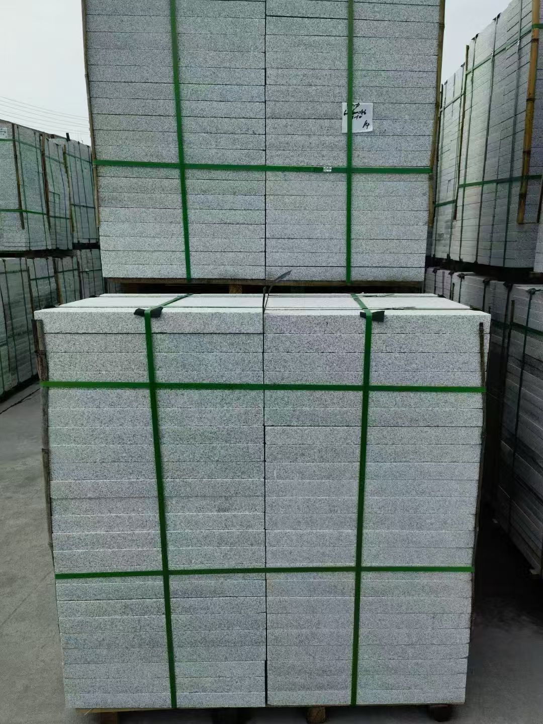 淮安 芝麻白火烧，园林广场市政工程地铺石，1.8~5.0厚均有现货