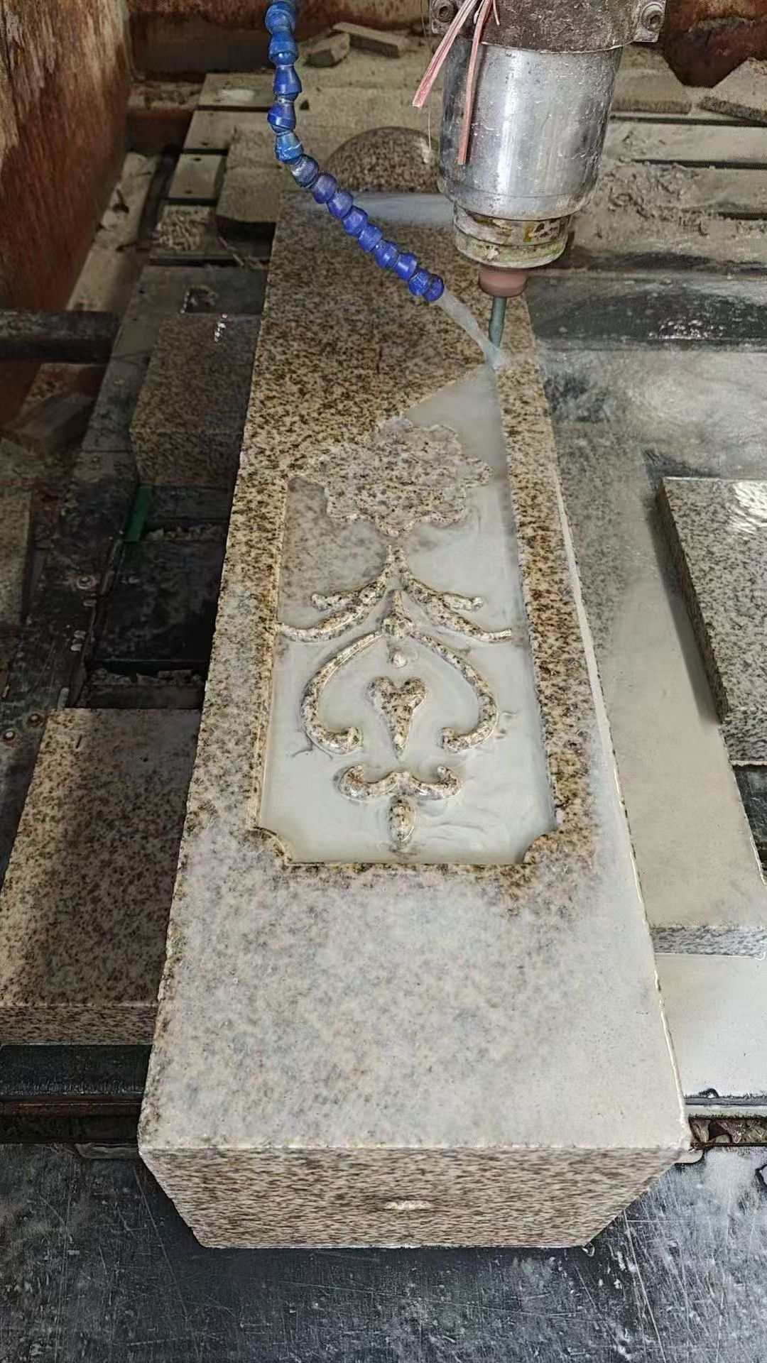 淮安 黄金麻花岗岩异形加工雕刻栏杆大柱