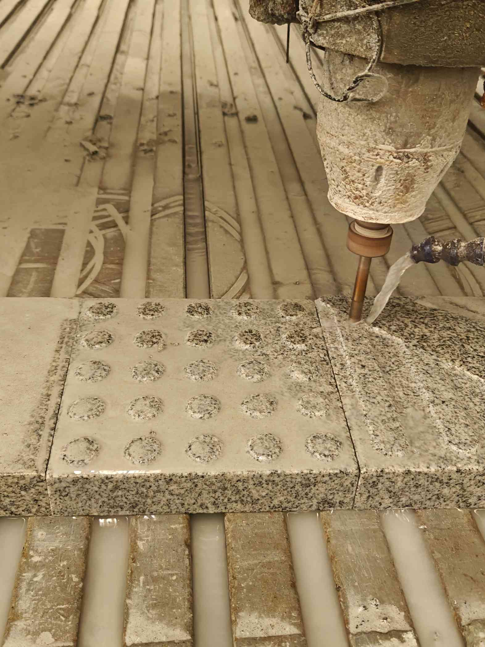 淮安 芝麻白花岗岩石材盲人石、盲道石、盲点石