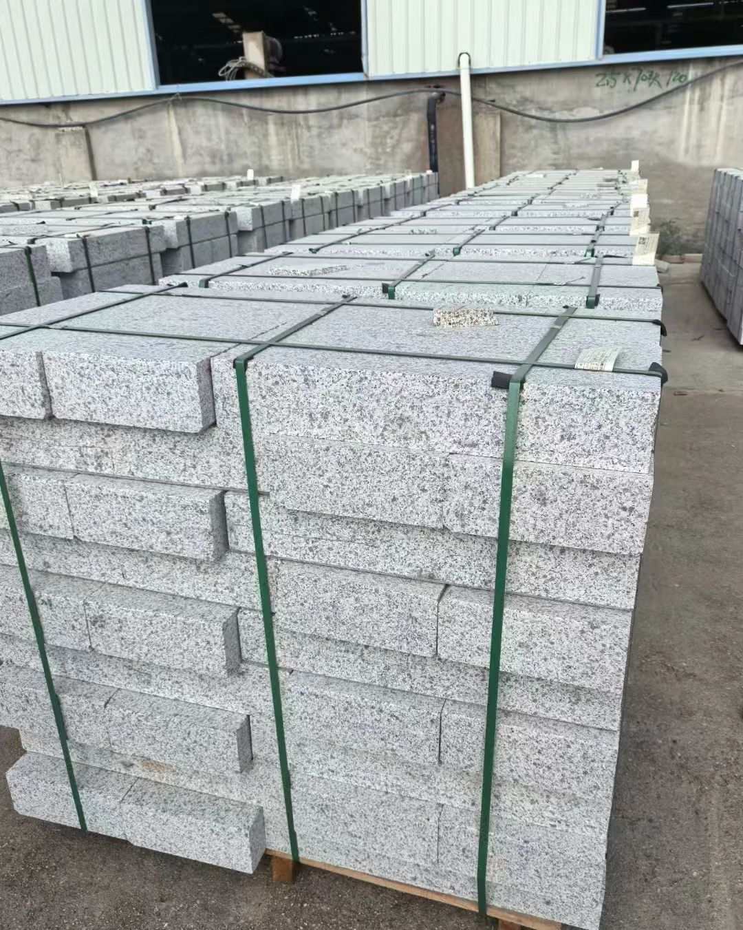 淮安 白麻花岗岩路沿石，弧形路沿石，道牙石，马路牙子，界石，路缘石，平沿石，直岩石，平缘石等