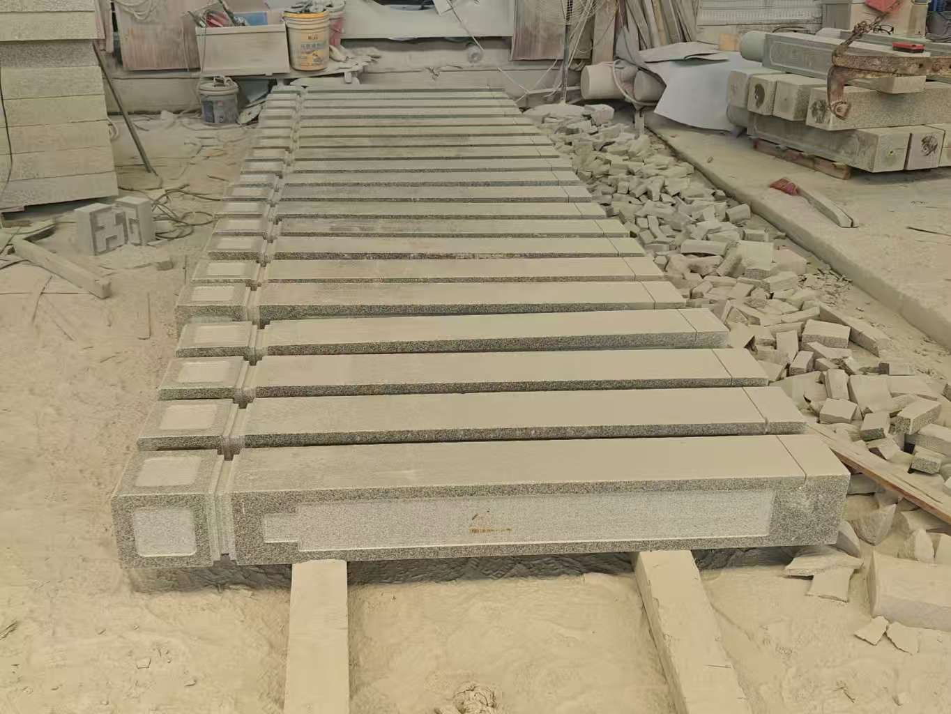 淮安 芝麻白异形加工雕刻-栏杆大柱，方柱