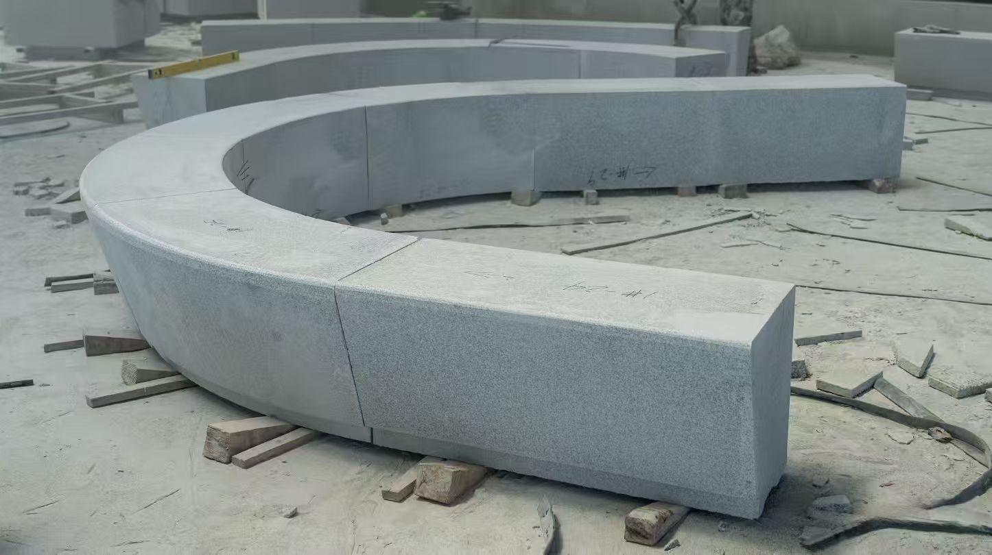 淮安 芝麻白花岗岩光面弧形坐凳